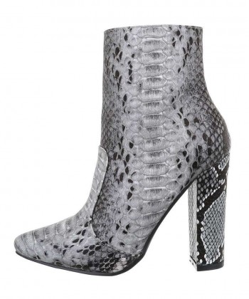 Boots for women
 1-524257